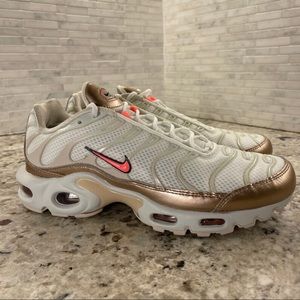 Nike Air Max Plus Women's Size 8.5 Running Shoes Light Orewood Brown CJ9980-100